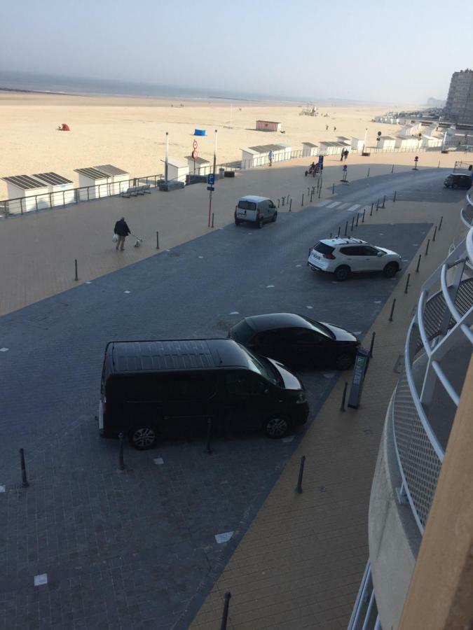 Ferienwohnung Studio Zwembad Met Frontaal Zeezicht Ostende Exterior foto