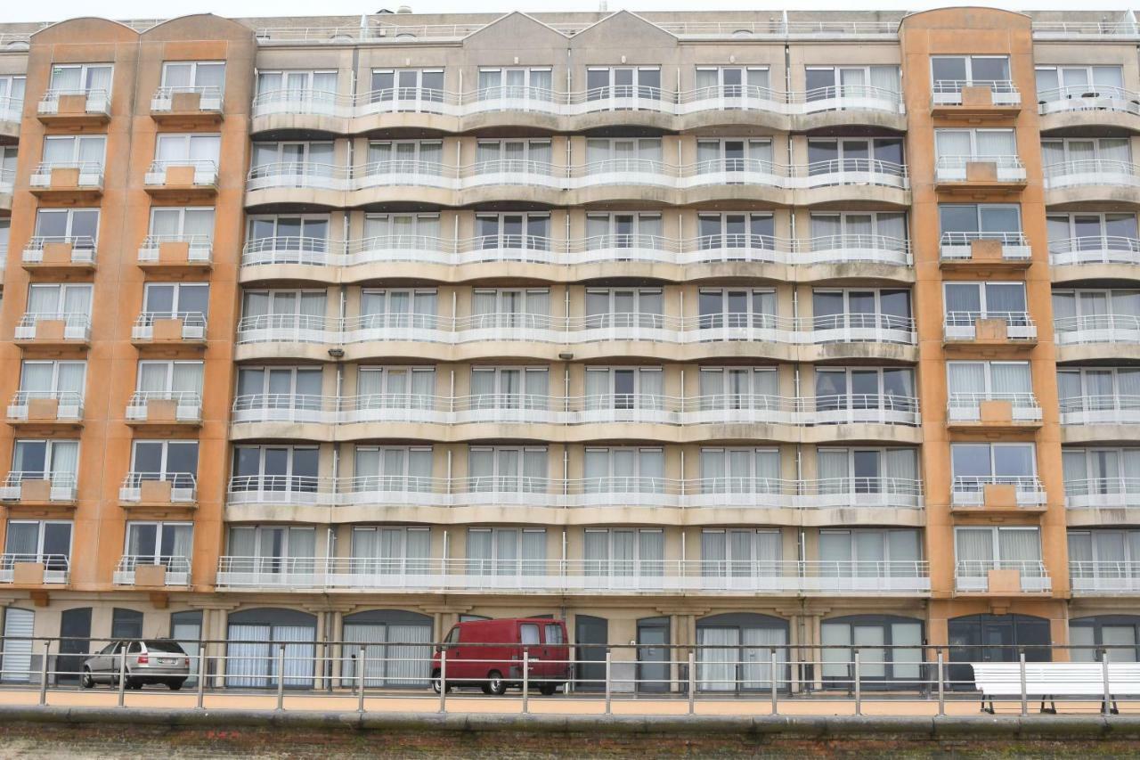 Ferienwohnung Studio Zwembad Met Frontaal Zeezicht Ostende Exterior foto